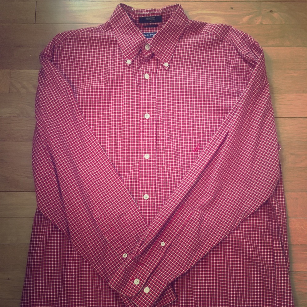 Men’s Nautica shirt